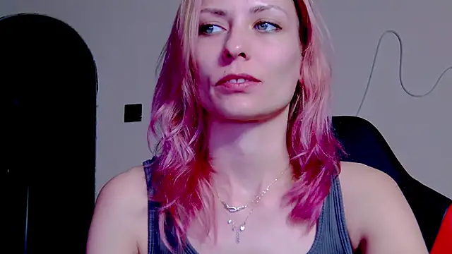 karo123421 online show from November 24, 2025, 11:04 pm