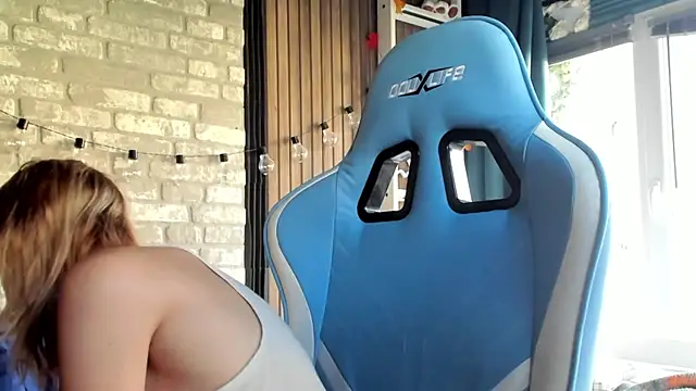 karo123421 online show from December 18, 2025, 9:48 am