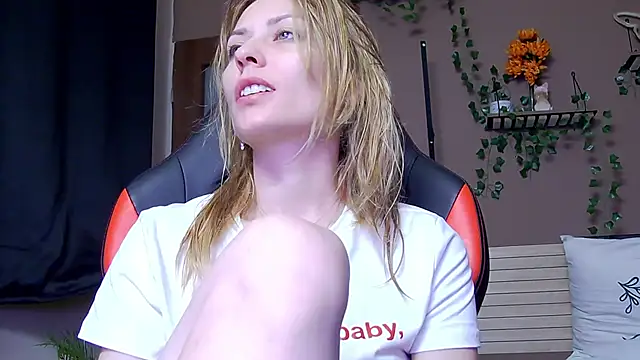 karo123421 online show from February 1, 2026, 9:57 pm