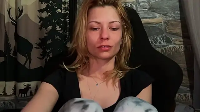 karo123421 online show from March 13, 2026, 9:32 pm