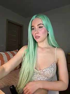 Snapshot of xDinnax chatting on January 4, 2025, 11:59 pm xDinnax online show from January 4, 2025, 11:59 pm