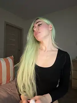 Snapshot of xDinnax chatting on January 23, 2025, 4:48 pm xDinnax online show from January 23, 2025, 4:48 pm