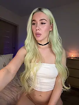 Snapshot of xDinnax chatting on February 8, 2025, 4:47 pm xDinnax online show from February 8, 2025, 4:47 pm