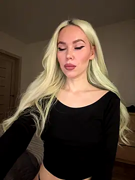 Snapshot of xDinnax chatting on October 5, 2025, 2:48 pm xDinnax online show from October 5, 2025, 2:48 pm