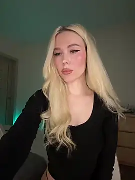 Snapshot of xDinnax chatting on February 8, 2026, 3:15 pm xDinnax online show from February 8, 2026, 3:15 pm