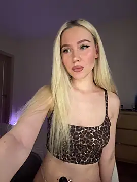 Snapshot of xDinnax chatting on February 21, 2026, 1:12 pm xDinnax online show from February 21, 2026, 1:12 pm