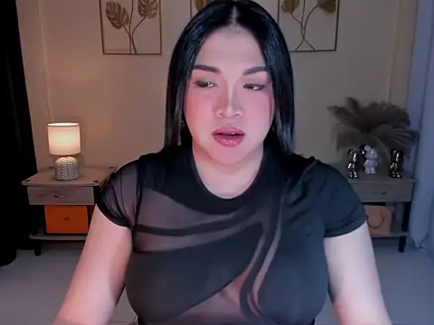 MaxeneCullens online show from February 16, 2026, 4:41 am