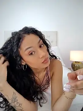 Leaberry online show from October 19, 2025, 8:20 pm