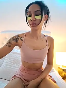 Leaberry online show from February 24, 2026, 9:57 pm