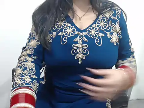 HOT CHILLY online show from April 23, 2026, 12:40 pm