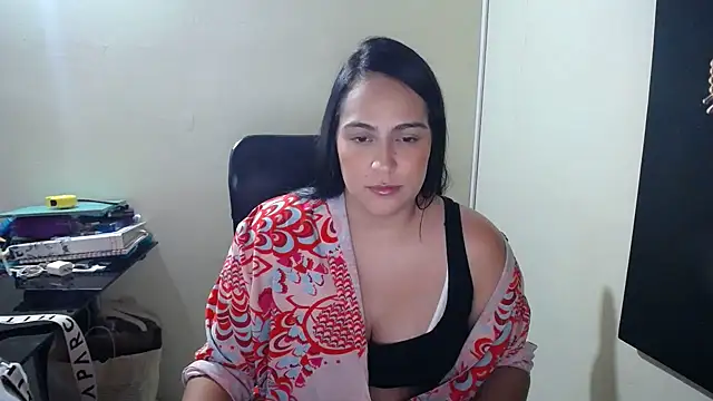 Snapshot of kendall_52 chatting on February 5, 2025, 1:11 pm kendall 52 online show from February 5, 2025, 1:11 pm