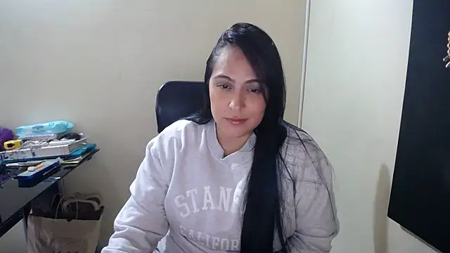 Snapshot of kendall_52 chatting on February 14, 2025, 1:51 pm kendall 52 online show from February 14, 2025, 1:51 pm