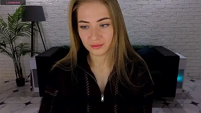 Adelyna Bird online show from September 26, 2025, 6:17 am