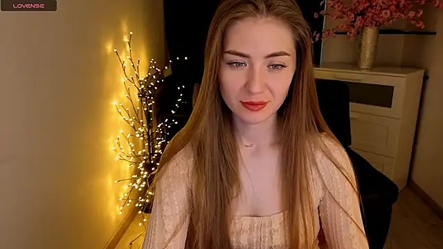 Snapshot of Adelyna_Bird chatting on April 27, 2026, 7:06 am Adelyna Bird online show from April 27, 2026, 7:06 am