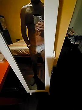 Snapshot of Dolceporco19 chatting on November 5, 2025, 5:35 pm Dolceporco19 online show from November 5, 2025, 5:35 pm