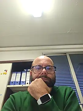 Snapshot of Dolceporco19 chatting on November 18, 2025, 4:11 pm Dolceporco19 online show from November 18, 2025, 4:11 pm