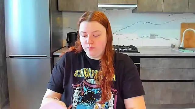 PolinaSalvatore online show from February 26, 2025, 1:52 pm