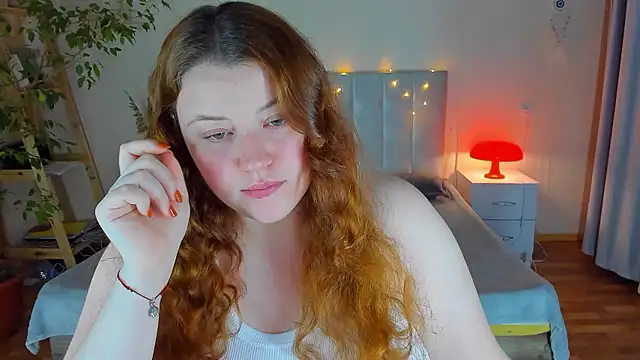 PolinaSalvatore online show from November 21, 2025, 3:33 pm