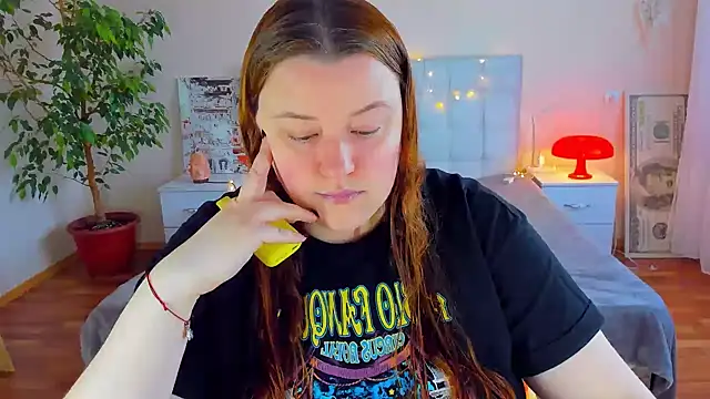 PolinaSalvatore online show from April 6, 2026, 1:12 pm