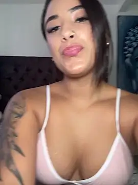 Snapshot of Nattasha_Brown chatting on November 18, 2025, 4:22 pm Nattasha Brown online show from November 18, 2025, 4:22 pm