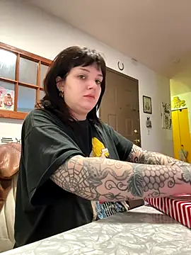 SweetMaisie online show from December 16, 2025, 6:46 pm