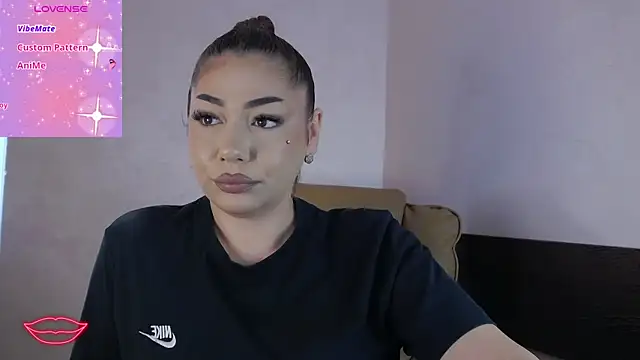 Snapshot of Ella_sweety chatting on June 9, 2026, 5:52 am Ella sweety online show from June 9, 2026, 5:52 am