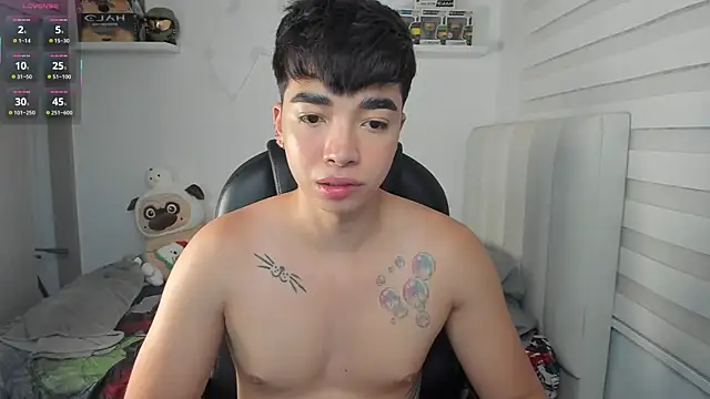 santy7v7 online show from April 15, 2026, 1:18 pm