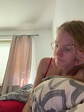 Snapshot of jannis1992 chatting on May 4, 2026, 2:24 pm jannis1992 online show from May 4, 2026, 2:24 pm
