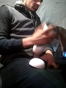 Wero4200 online show from December 3, 2025, 8:18 pm