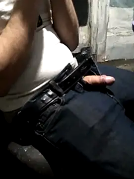 Wero4200 online show from April 13, 2026, 7:03 am