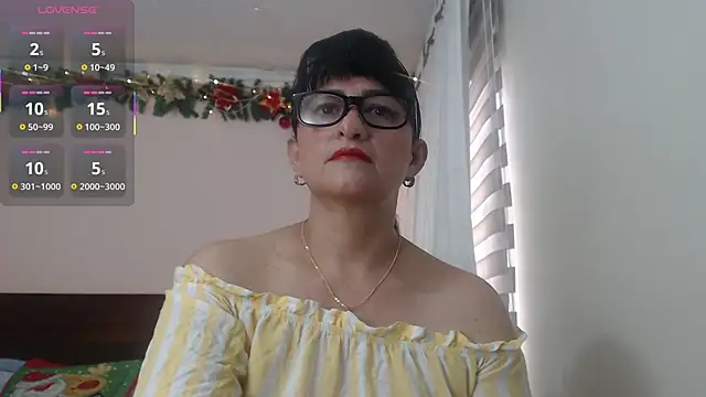 ISABEEL SOFIA01 online show from October 11, 2025, 1:53 pm