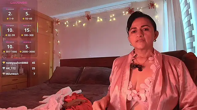 Snapshot of ISABEEL_SOFIA01 chatting on March 15, 2026, 12:33 pm ISABEEL SOFIA01 online show from March 15, 2026, 12:33 pm