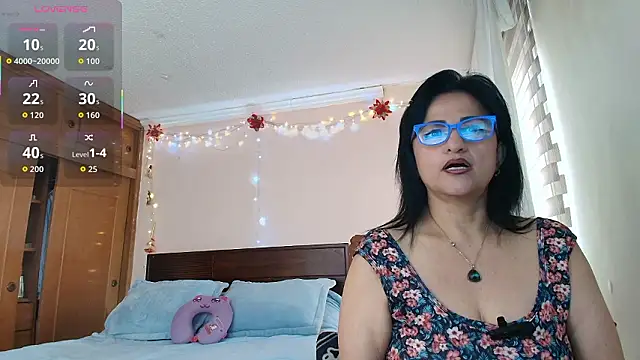 Snapshot of ISABEEL_SOFIA01 chatting on March 17, 2026, 1:03 pm ISABEEL SOFIA01 online show from March 17, 2026, 1:03 pm