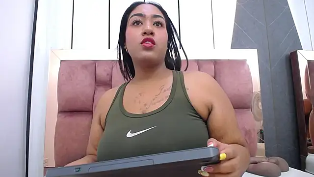 Snapshot of arianna_pearl chatting on June 20, 2026, 1:25 pm arianna pearl online show from June 20, 2026, 1:25 pm