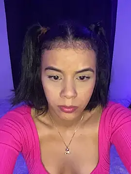 KLOE MARTINS online show from February 2, 2026, 8:57 am