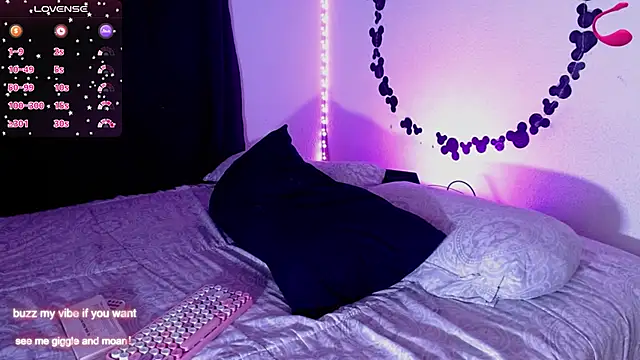 KLOE MARTINS online show from February 27, 2026, 8:47 am