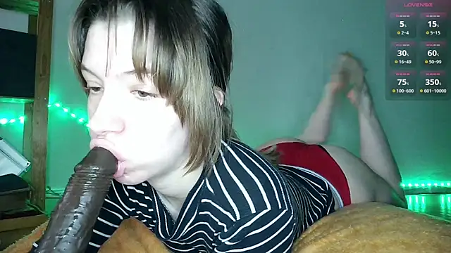 Snapshot of cruellagoth666 chatting on October 16, 2025, 10:05 am cruellagoth666 online show from October 16, 2025, 10:05 am