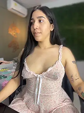 Amandanauty online show from April 14, 2026, 5:02 am