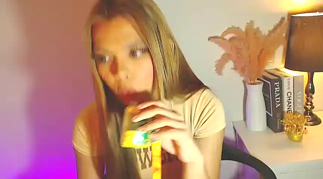 MajesticKitana online show from February 4, 2025, 6:46 am