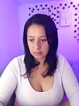 camilalatti online show from February 21, 2025, 12:27 am