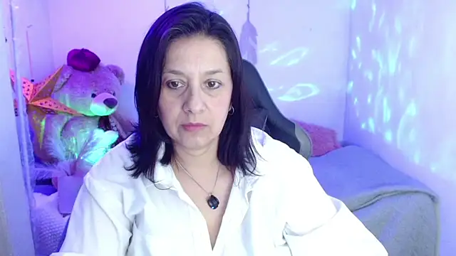 camilalatti online show from April 23, 2026, 12:34 am