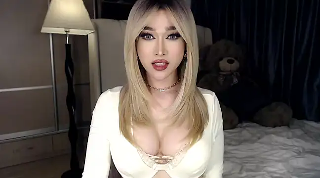 KeenMazikeen69 online show from December 5, 2024, 8:11 pm