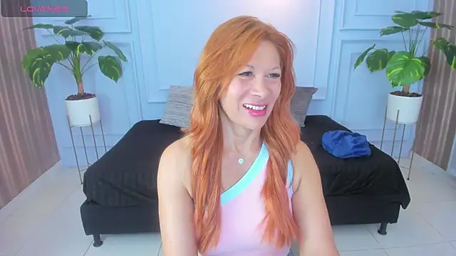 cintiagreyx online show from April 8, 2026, 11:32 am