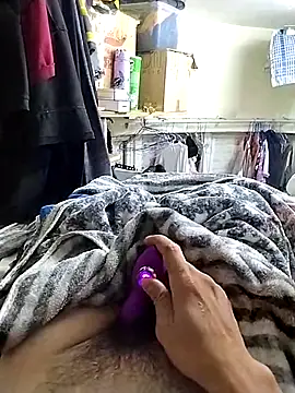 janskie0107 online show from September 25, 2025, 5:38 pm