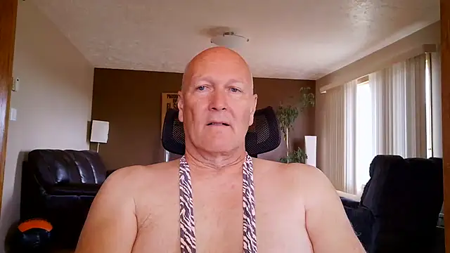 Snapshot of BasicAnt chatting on June 3, 2026, 2:33 pm BasicAnt online show from June 3, 2026, 2:33 pm