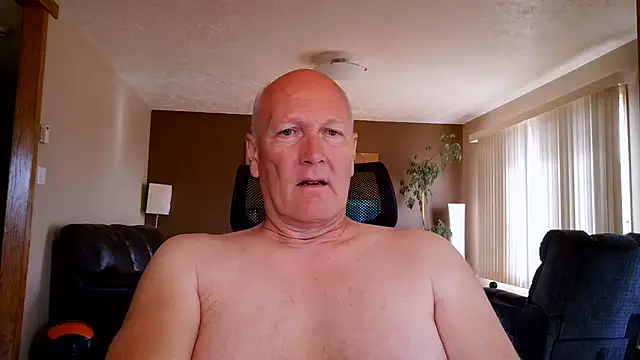 Snapshot of BasicAnt chatting on June 7, 2026, 2:32 pm BasicAnt online show from June 7, 2026, 2:32 pm