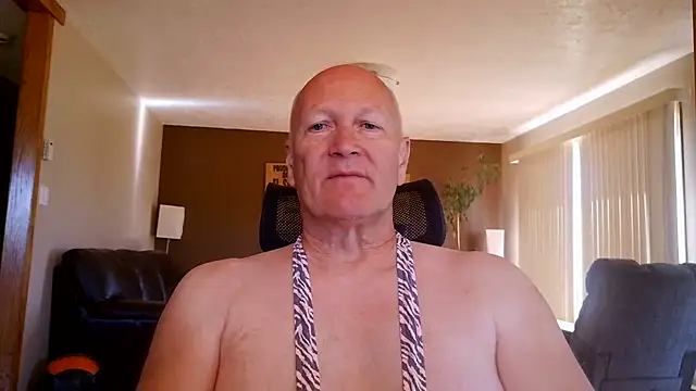 Snapshot of BasicAnt chatting on June 8, 2026, 3:01 pm BasicAnt online show from June 8, 2026, 3:01 pm