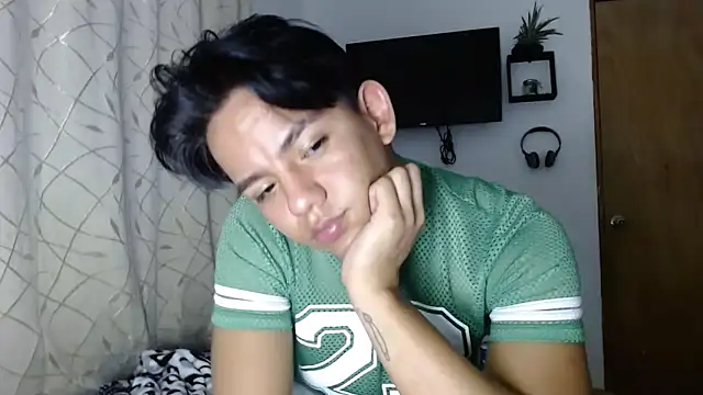 Snapshot of Apolo__lommelli chatting on March 12, 2025, 3:57 am Apolo lommelli online show from March 12, 2025, 3:57 am