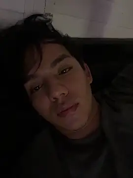 Apolo  lommelli online show from March 5, 2026, 3:24 am