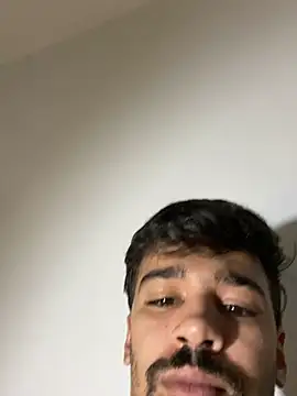 Snapshot of Hermanooooooo chatting on July 18, 2026, 2:21 pm Hermanooooooo online show from July 18, 2026, 2:21 pm